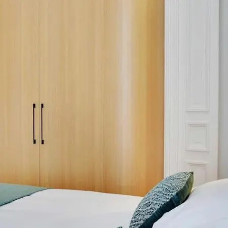 Elegant Parisian Cheney Appartamento